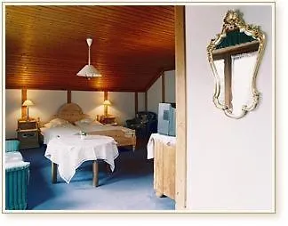 Rhoenhaeuschen Ug 3*
